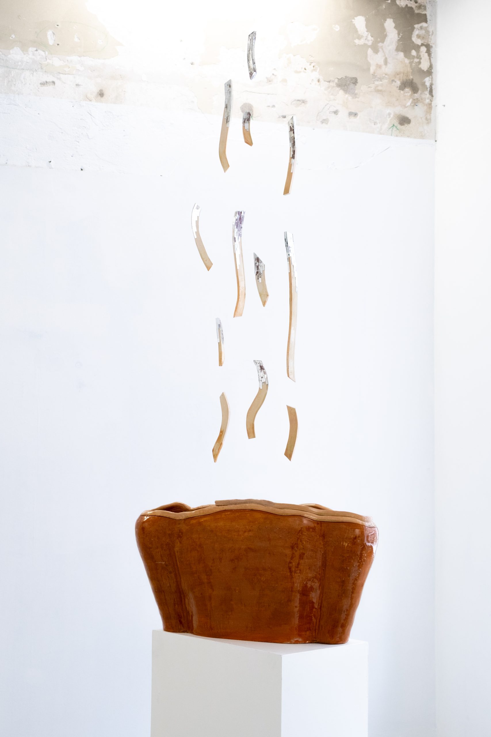 fine-art-contemporary-art-caramic-mirror